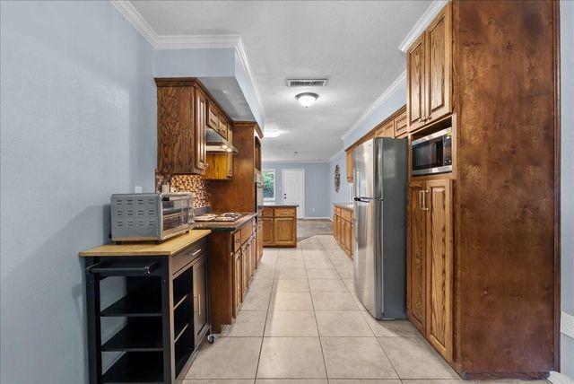 5207 Longshadow Drive, Dickinson, TX 77539