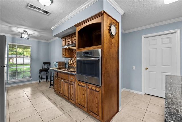 5207 Longshadow Drive, Dickinson, TX 77539