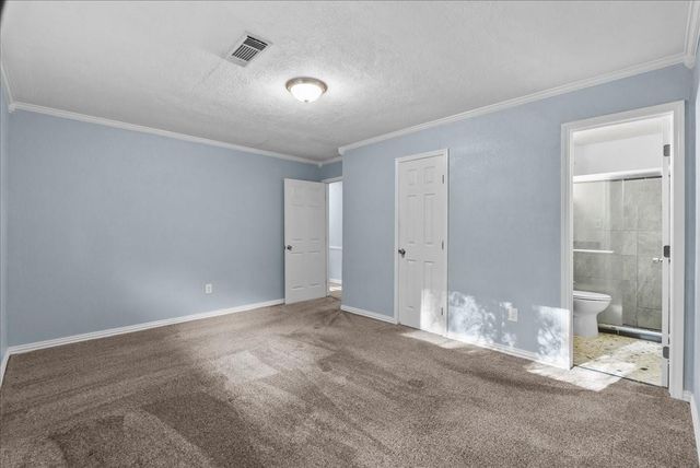 5207 Longshadow Drive, Dickinson, TX 77539