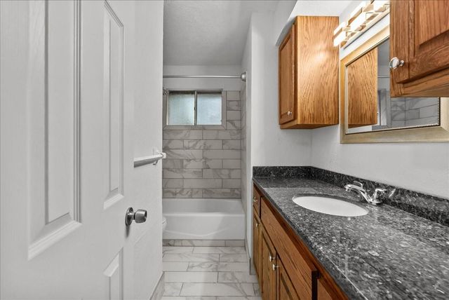 5207 Longshadow Drive, Dickinson, TX 77539
