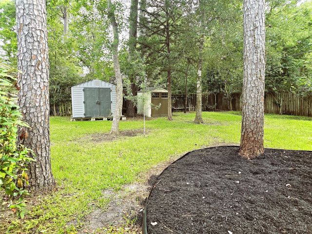 5207 Longshadow Drive, Dickinson, TX 77539