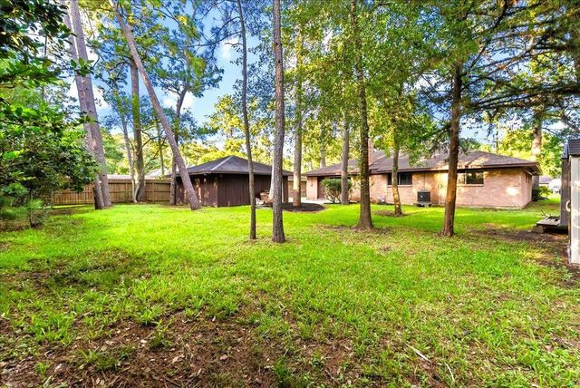 5207 Longshadow Drive, Dickinson, TX 77539