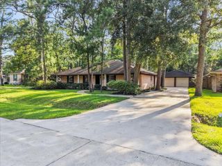 5207 Longshadow Drive, Dickinson, TX 77539