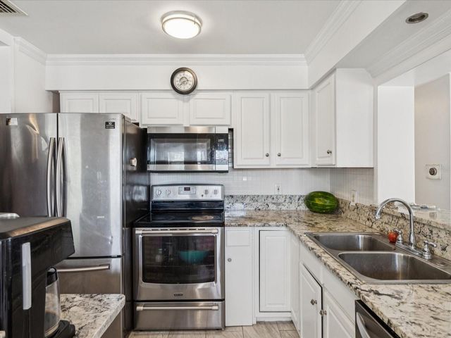 6518 S WEST SHORE CIRCLE, Tampa, FL 33616