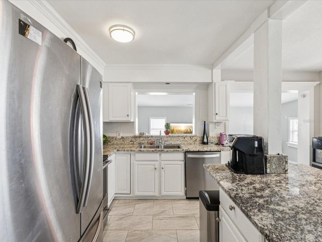 6518 S WEST SHORE CIRCLE, Tampa, FL 33616