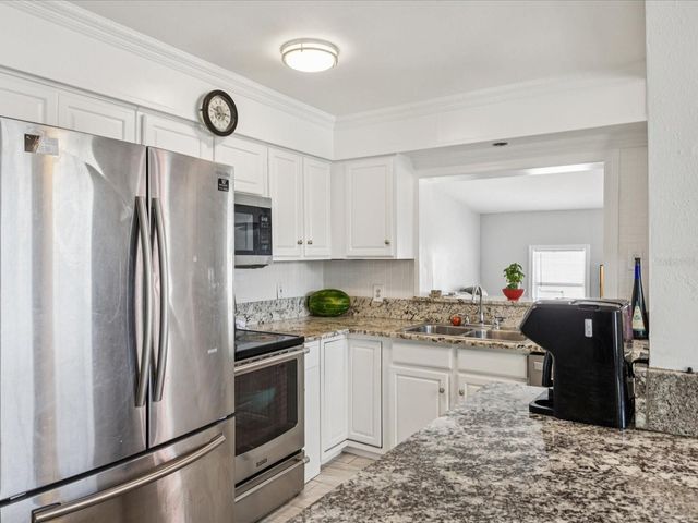 6518 S WEST SHORE CIRCLE, Tampa, FL 33616