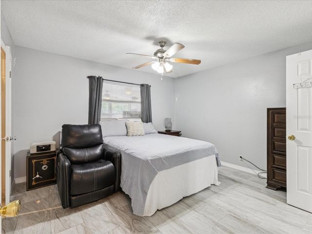 6518 S WEST SHORE CIRCLE, Tampa, FL 33616