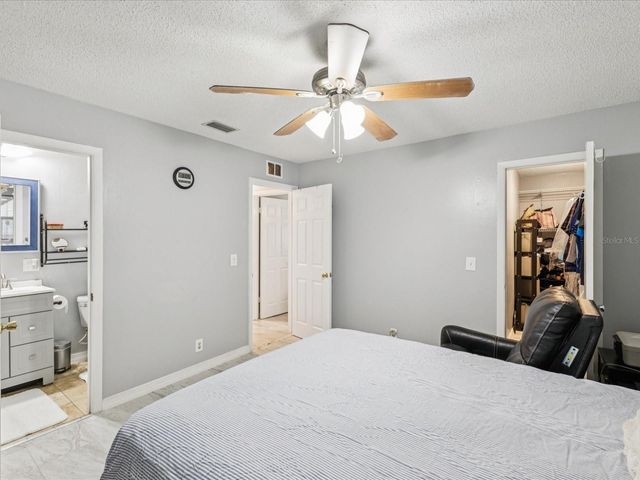 6518 S WEST SHORE CIRCLE, Tampa, FL 33616