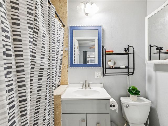 6518 S WEST SHORE CIRCLE, Tampa, FL 33616