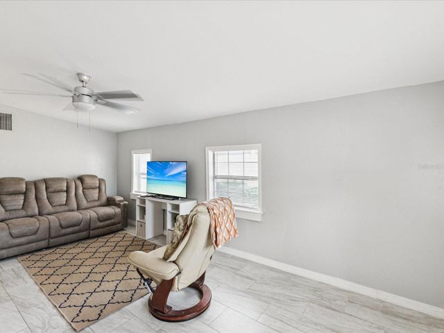 6518 S WEST SHORE CIRCLE, Tampa, FL 33616