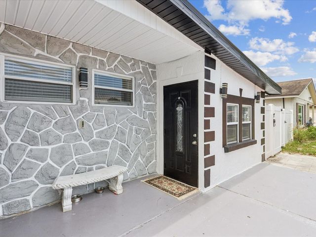 6518 S WEST SHORE CIRCLE, Tampa, FL 33616