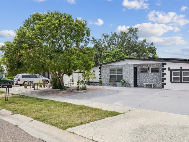 6518 S WEST SHORE CIRCLE, Tampa, FL 33616