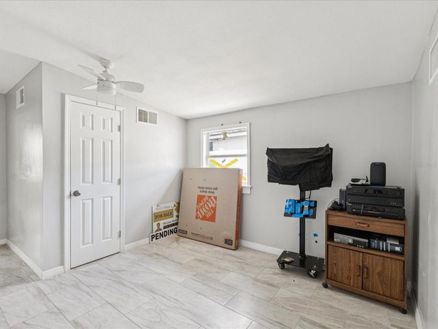 6518 S WEST SHORE CIRCLE, Tampa, FL 33616