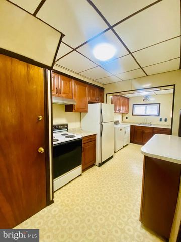 1305 RIDLEY AVE, Chester, PA 19013