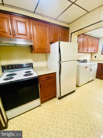 1305 RIDLEY AVE, Chester, PA 19013