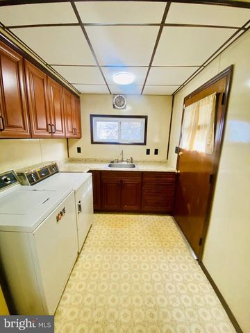 1305 RIDLEY AVE, Chester, PA 19013