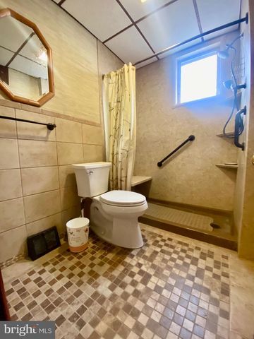 1305 RIDLEY AVE, Chester, PA 19013