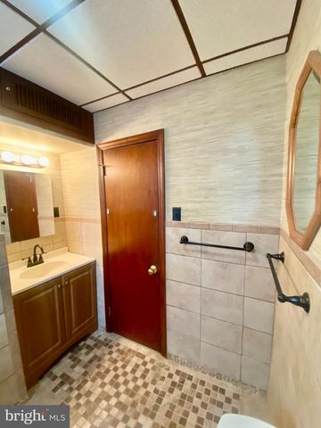 1305 RIDLEY AVE, Chester, PA 19013