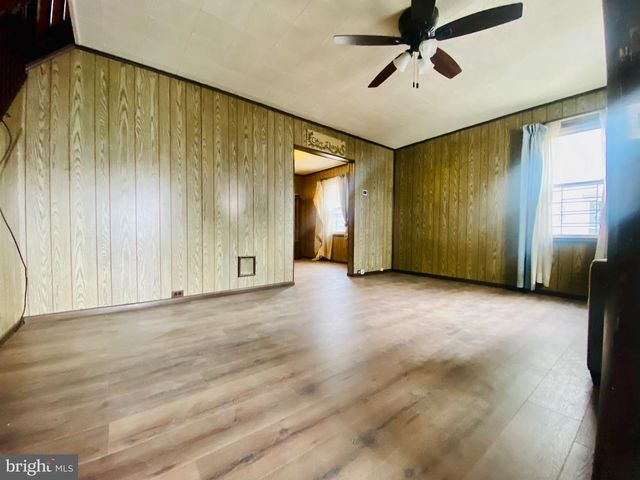 1305 RIDLEY AVE, Chester, PA 19013