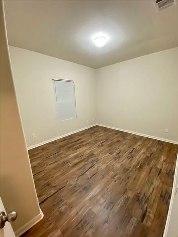 172 Hollis LN, Kyle, TX 78640
