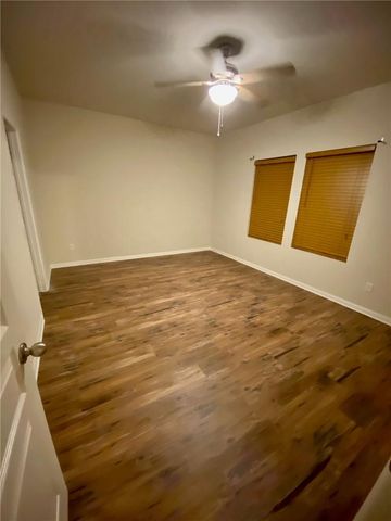172 Hollis LN, Kyle, TX 78640