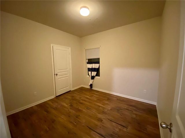 172 Hollis LN, Kyle, TX 78640