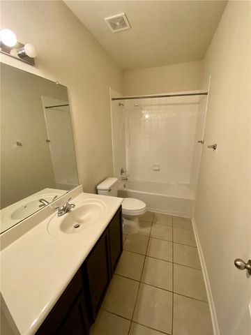 172 Hollis LN, Kyle, TX 78640
