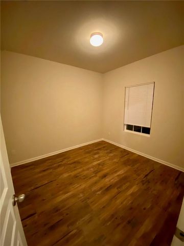 172 Hollis LN, Kyle, TX 78640