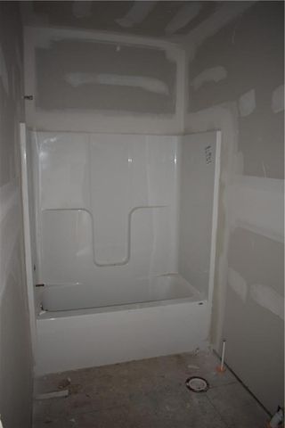 623 E 13th Street, Kearney, MO 64060