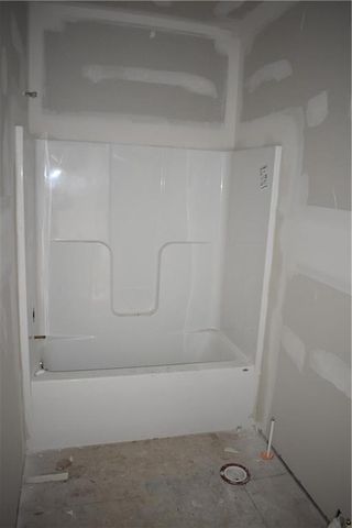 623 E 13th Street, Kearney, MO 64060