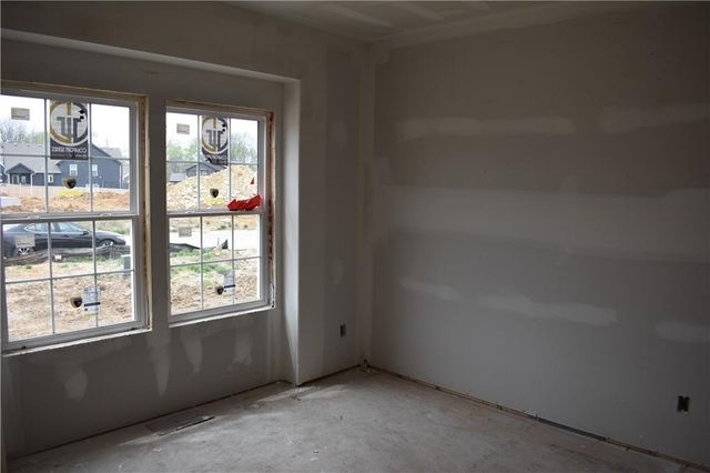 623 E 13th Street, Kearney, MO 64060