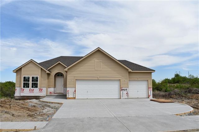 623 E 13th Street, Kearney, MO 64060