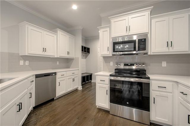 623 E 13th Street, Kearney, MO 64060