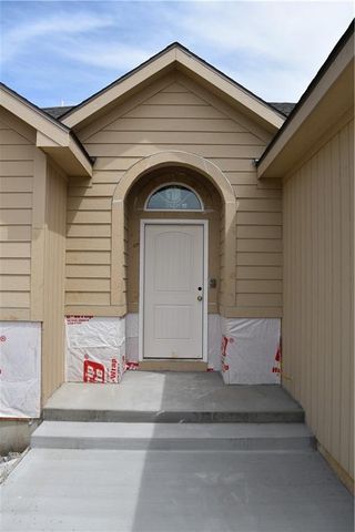 623 E 13th Street, Kearney, MO 64060