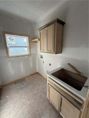 623 E 13th Street, Kearney, MO 64060