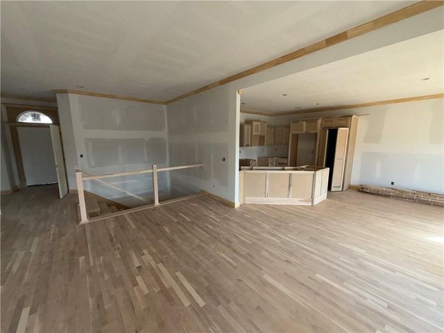 623 E 13th Street, Kearney, MO 64060