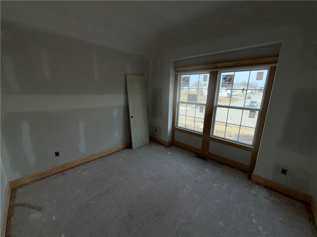 623 E 13th Street, Kearney, MO 64060