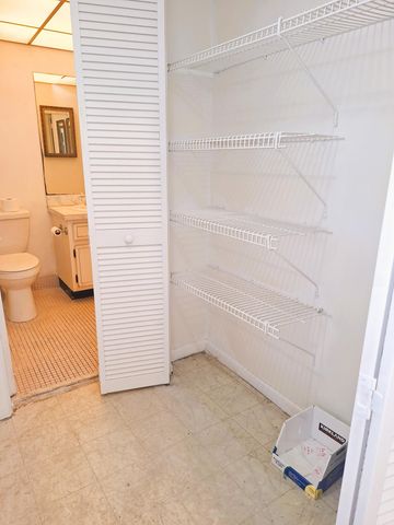 2900 NW 47TH Terrace 303B, Lauderdale Lakes, FL 33313