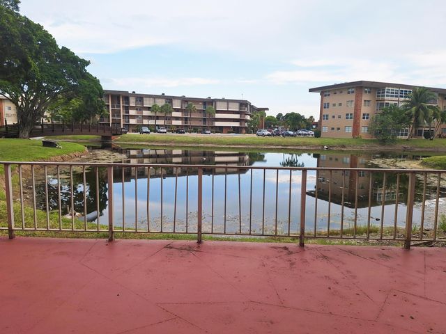 2900 NW 47TH Terrace 303B, Lauderdale Lakes, FL 33313