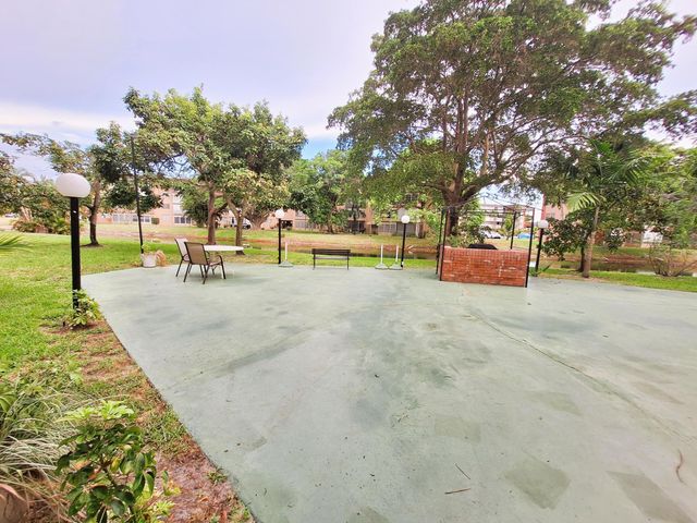 2900 NW 47TH Terrace 303B, Lauderdale Lakes, FL 33313