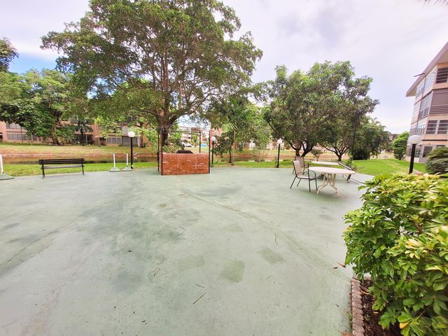 2900 NW 47TH Terrace 303B, Lauderdale Lakes, FL 33313