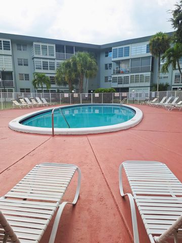 2900 NW 47TH Terrace 303B, Lauderdale Lakes, FL 33313