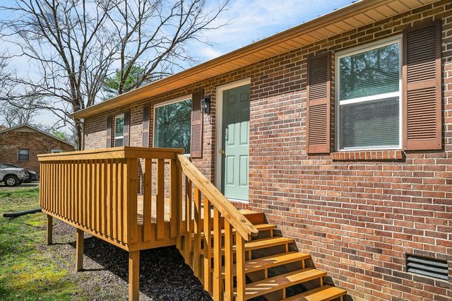 1423 Shadow Ln, Cookeville, TN 38501