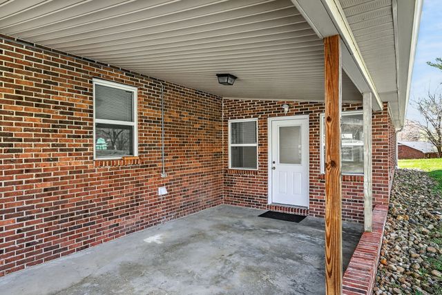 1423 Shadow Ln, Cookeville, TN 38501