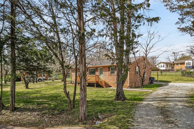 1423 Shadow Ln, Cookeville, TN 38501