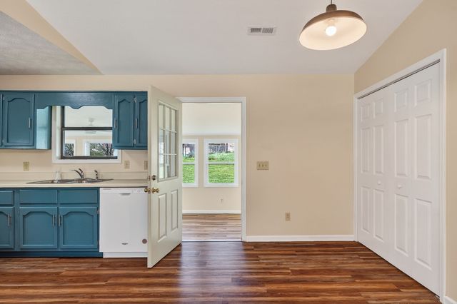 1423 Shadow Ln, Cookeville, TN 38501
