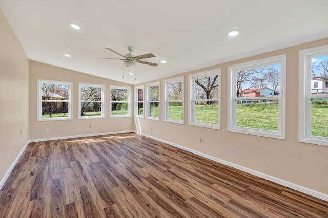 1423 Shadow Ln, Cookeville, TN 38501