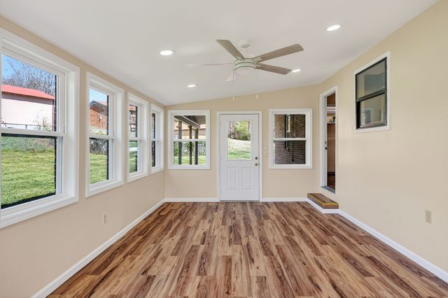 1423 Shadow Ln, Cookeville, TN 38501
