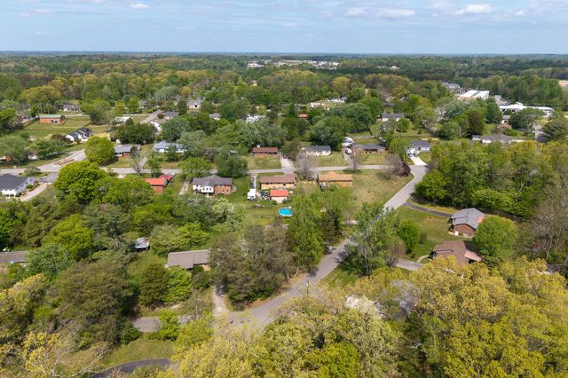 1423 Shadow Ln, Cookeville, TN 38501