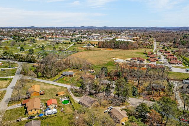 1423 Shadow Ln, Cookeville, TN 38501